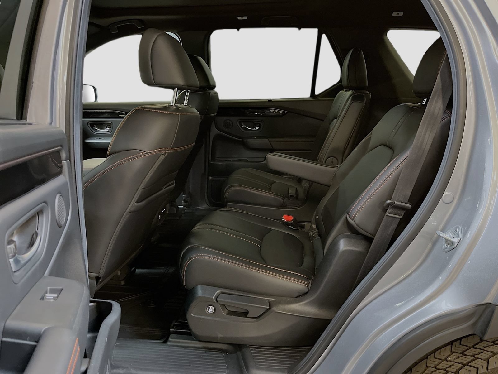 Used 2025 Honda Pilot TrailSport image 25
