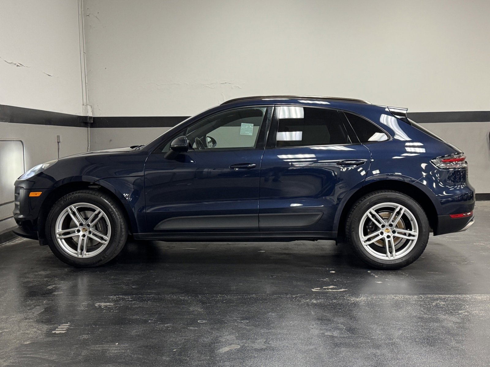 Used 2019 Porsche Macan Base image 9