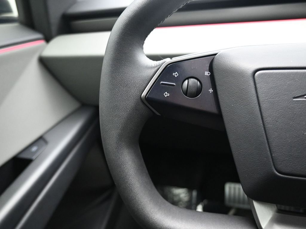 Used 2024 Tesla Cybertruck AWD Crew Cab image 23