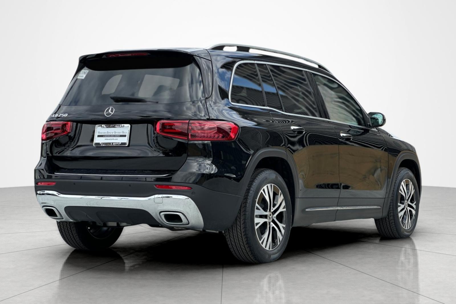 New 2025 Mercedes-Benz GLB 250 image 5