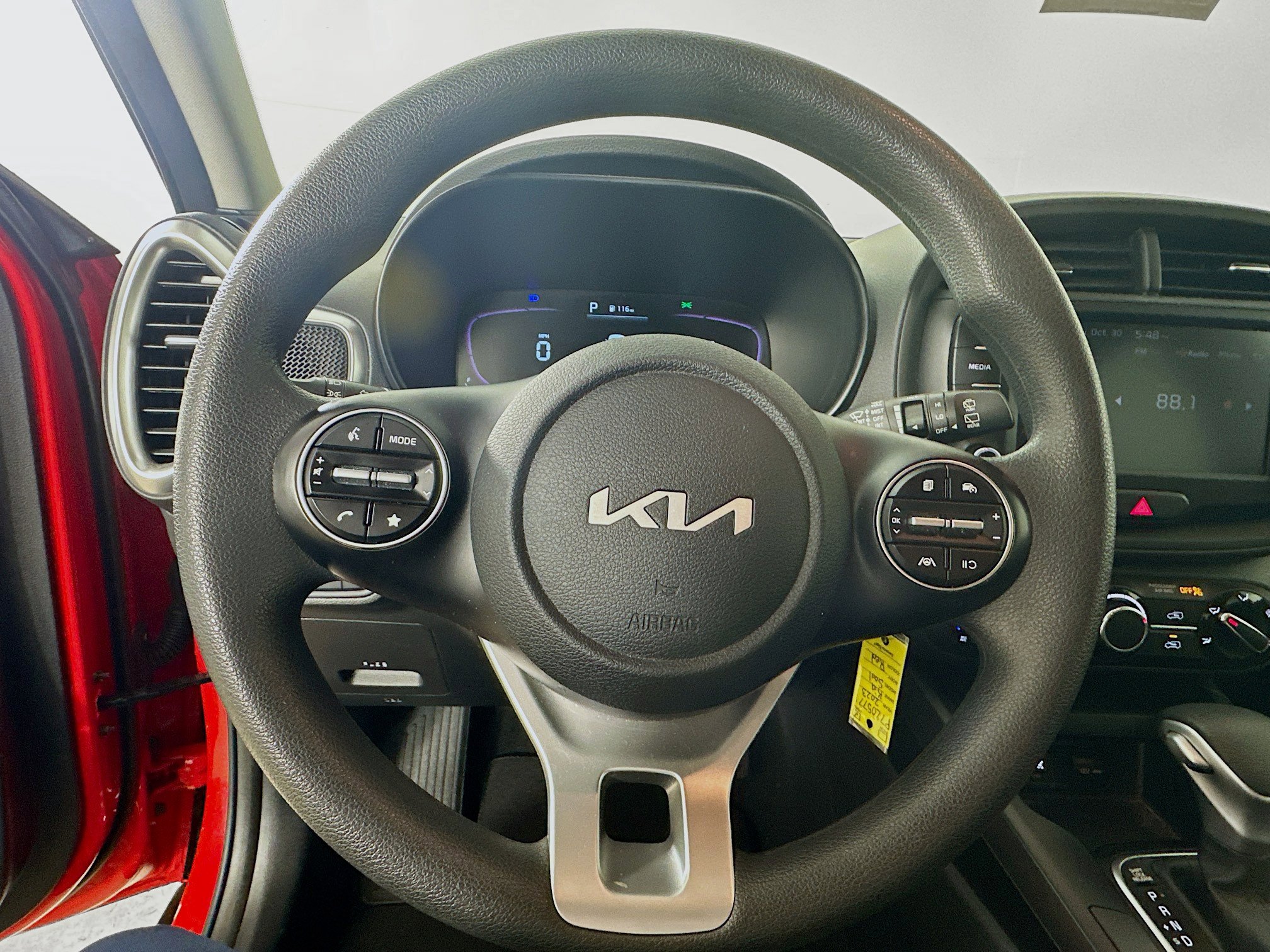 Used 2023 Kia Soul LX w/ LX Technology Package image 12
