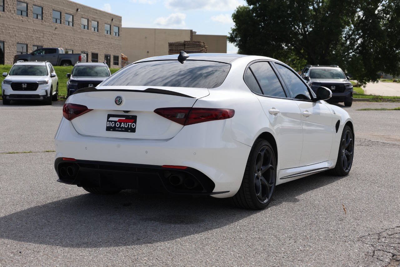 Used 2018 Alfa Romeo Giulia Quadrifoglio w/ Driver Assist Dynamic Package RWD image 9