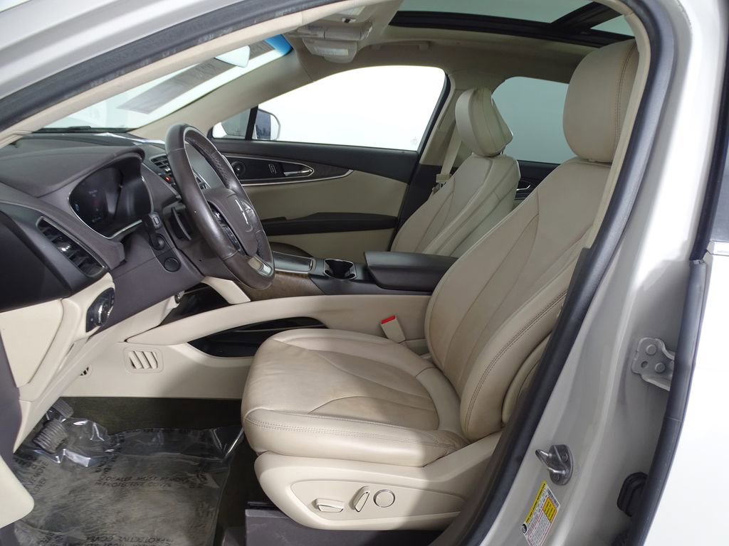 Used 2020 Lincoln Nautilus Reserve image 13