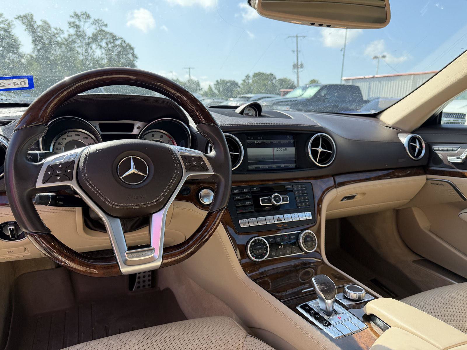 Used 2014 Mercedes-Benz SL 550 image 16