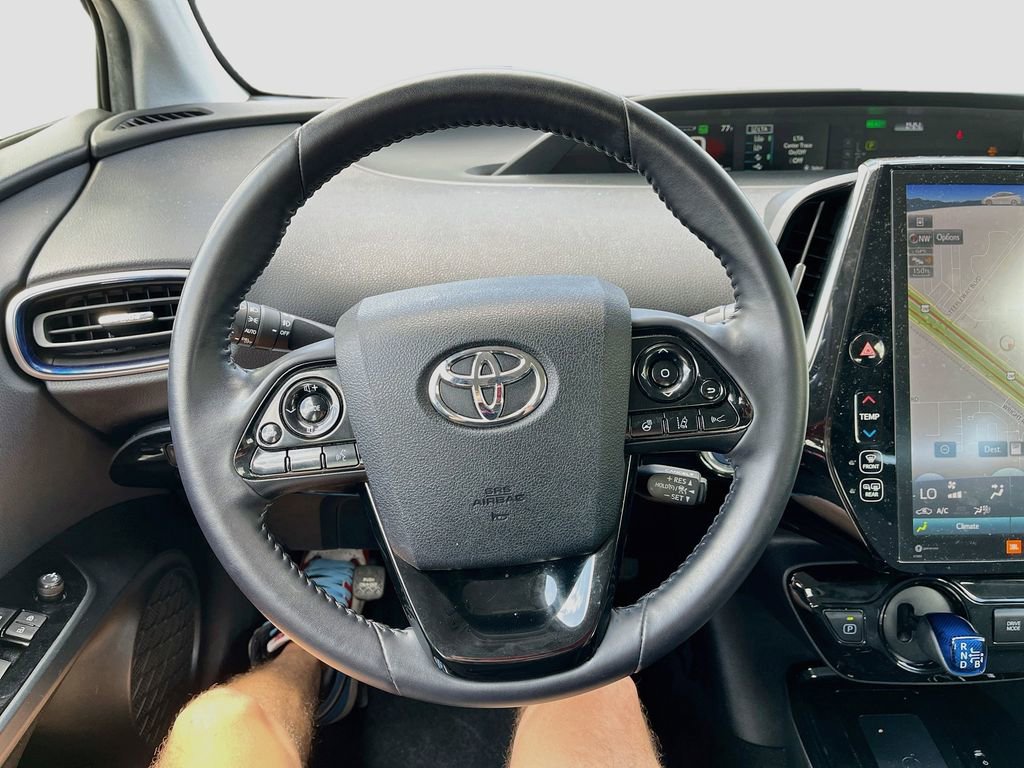 Used 2022 Toyota Prius Limited FWD image 11