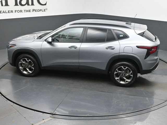 Used 2025 Chevrolet Trax LT w/ Driver Confidence Package FWD image 45