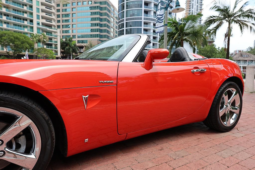 Used 2008 Pontiac Solstice GXP w/ Premium Package RWD image 22