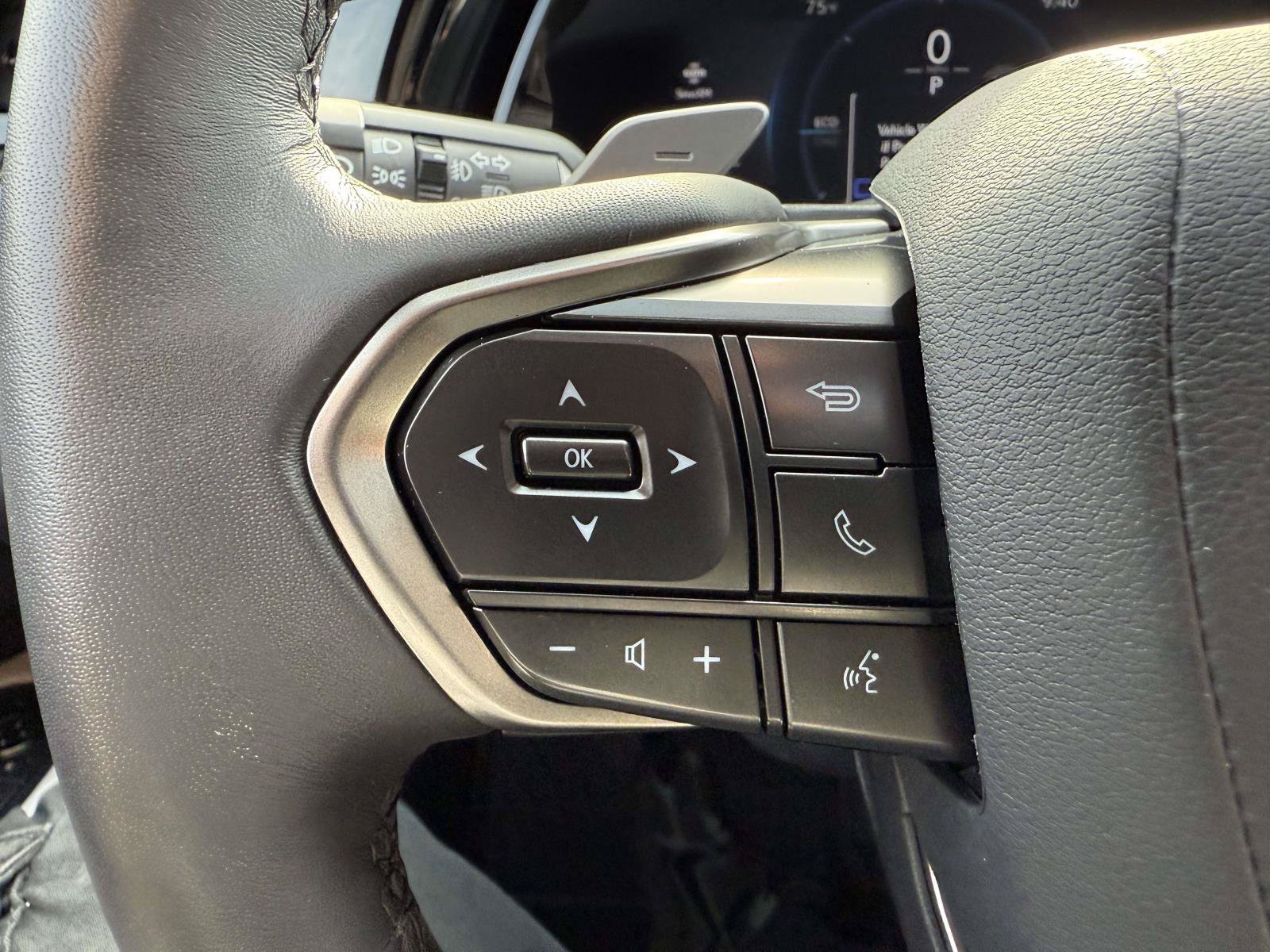 Used 2025 Lexus RX 350h w/ Accessory Package AWD/4WD image 22