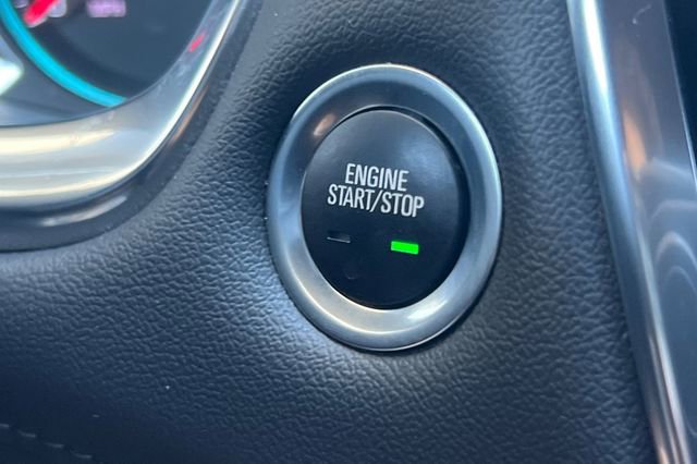 Used 2023 Chevrolet Traverse LT image 29