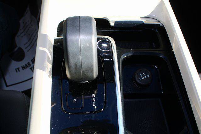 Used 2023 Volvo XC60 T8 Core image 18