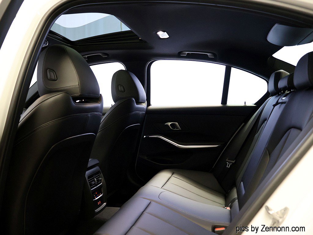 Certified 2025 BMW 330i xDrive Sedan image 13