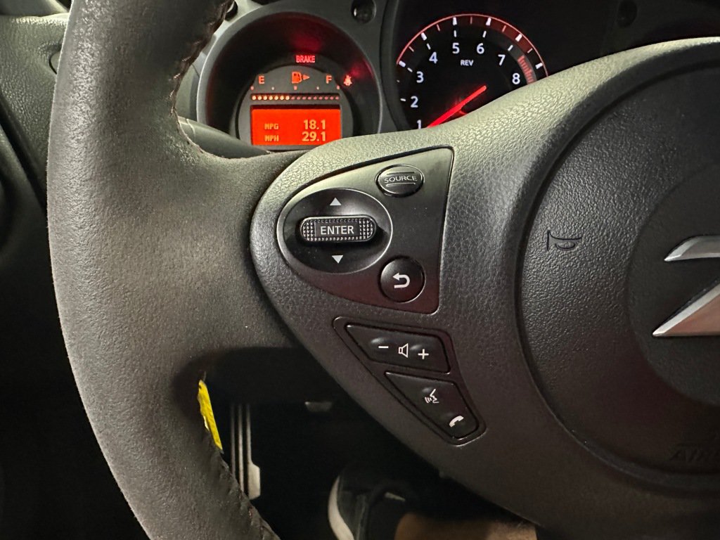Used 2017 Nissan 370Z NISMO RWD image 9