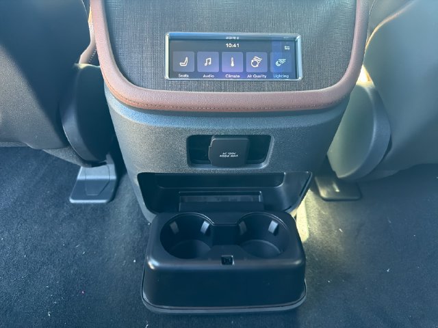 New 2026 Lincoln Navigator Reserve AWD/4WD image 16
