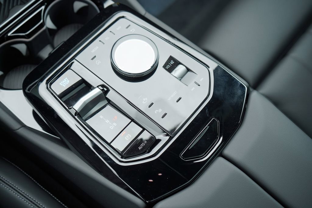 New 2026 BMW i5 eDrive40 w/ Premium Package image 19