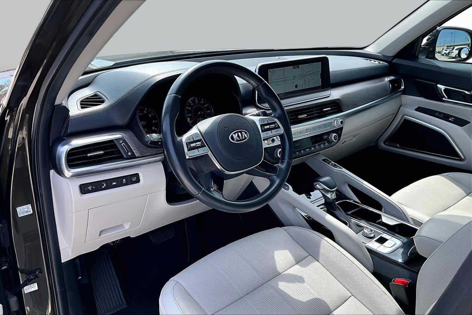 Used 2021 Kia Telluride EX w/ Towing Package FWD image 17