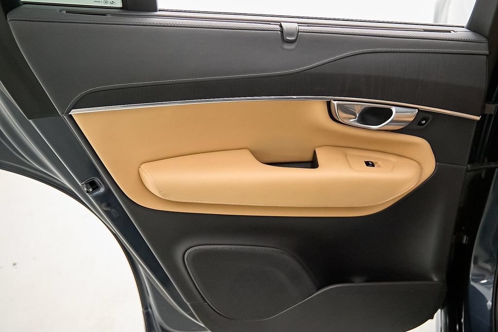 Certified 2025 Volvo XC90 T8 Ultra w/ Protection Package Premier AWD/4WD image 21