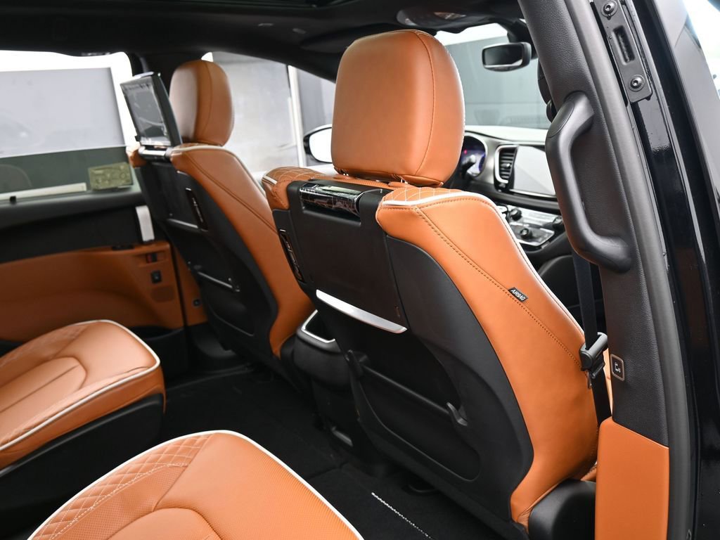 New 2026 Chrysler Pacifica Pinnacle image 48