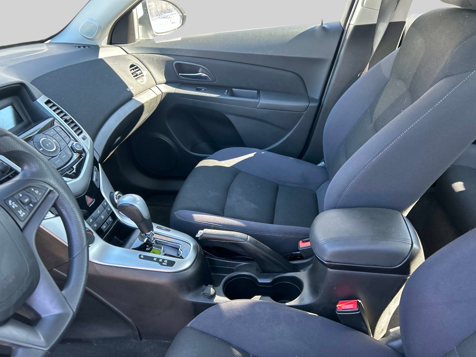 Used 2015 Chevrolet Cruze LT image 19