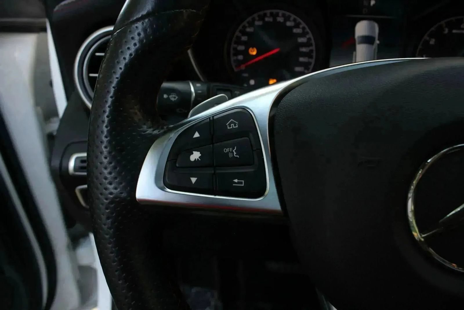 Used 2019 Mercedes-Benz GLC 43 AMG 4MATIC image 40