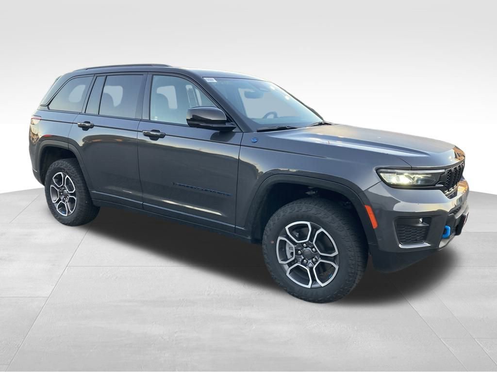 New 2024 Jeep Grand Cherokee Trailhawk w/ Advanced Protech Group II image 8