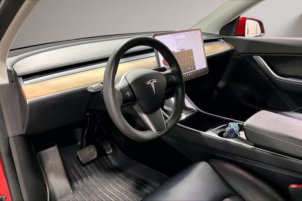 Used 2021 Tesla Model Y Long Range image 16