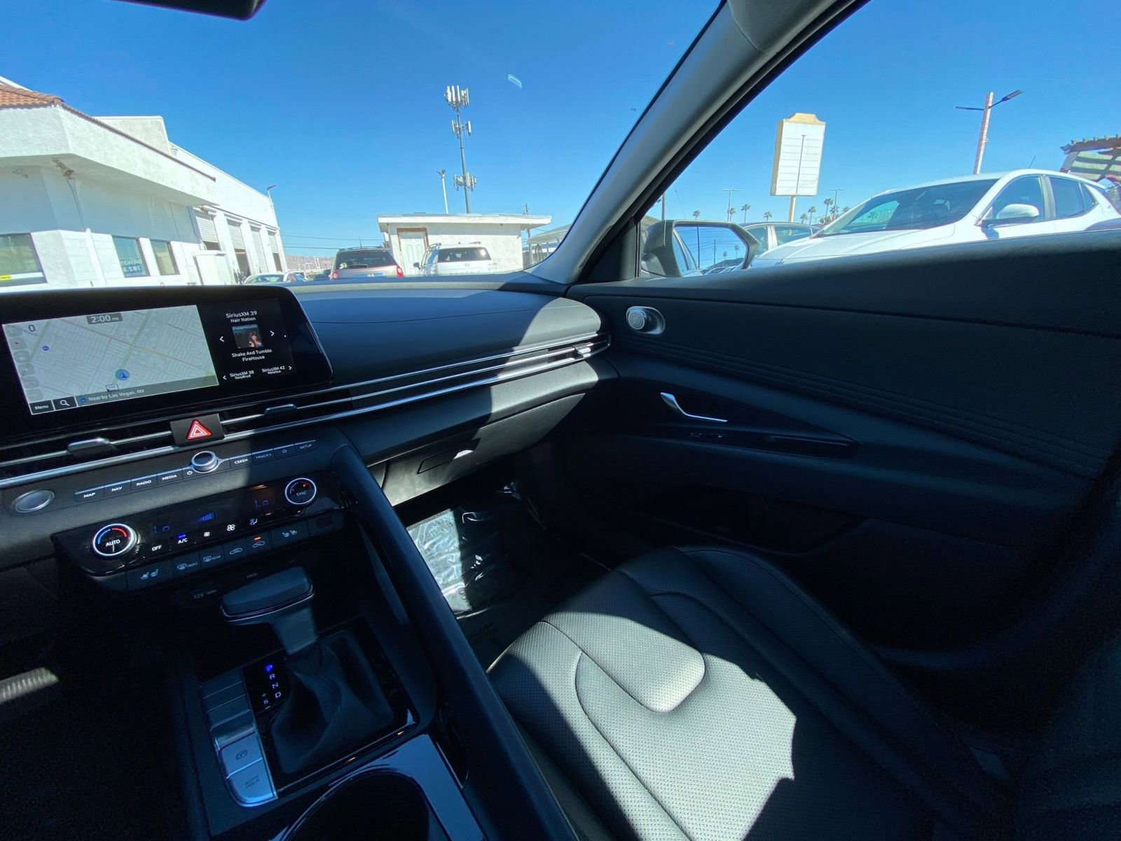 Used 2025 Hyundai Elantra Limited image 37