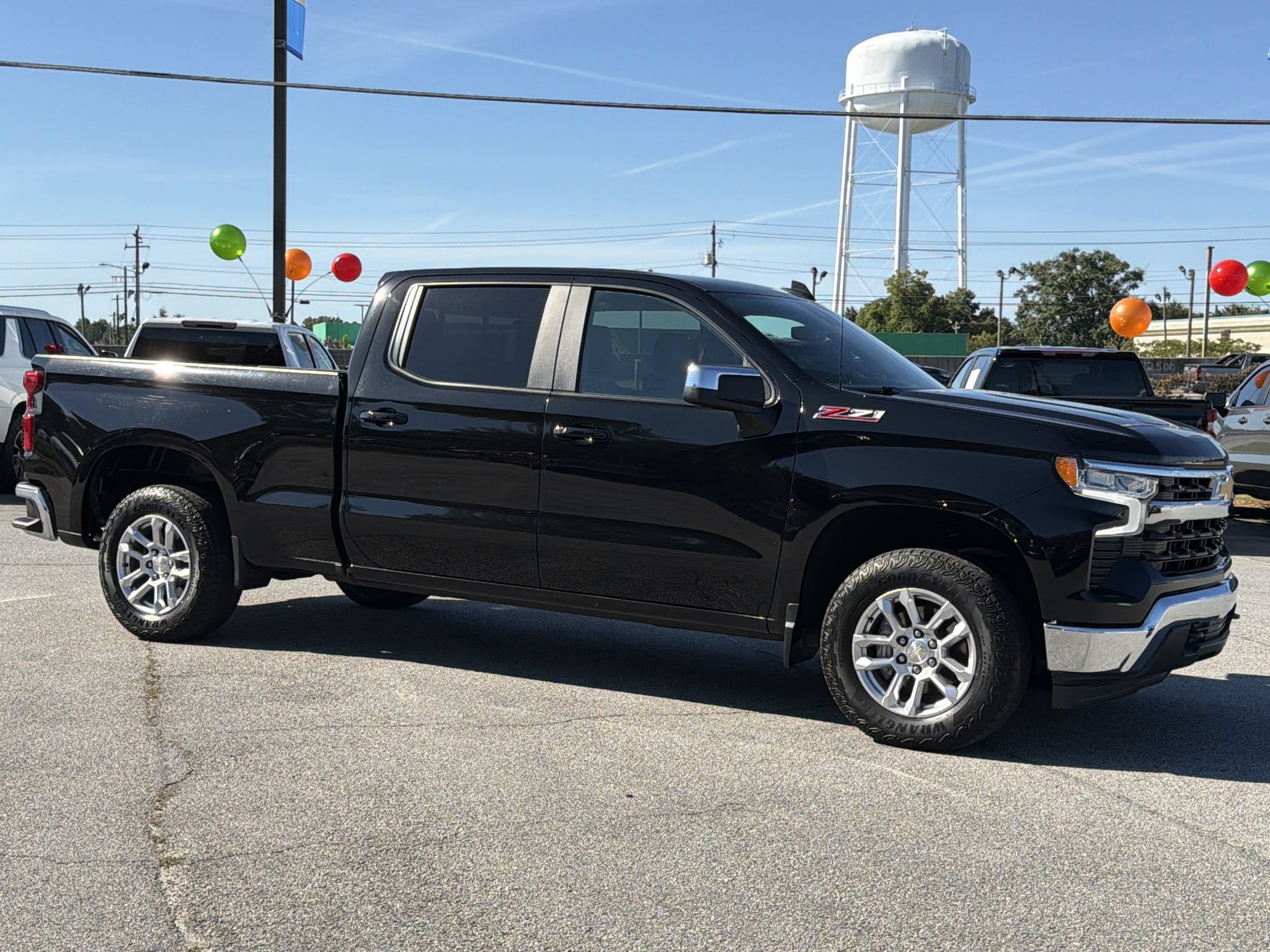 Used 2023 Chevrolet Silverado 1500 LT w/ Z71 Off-Road Package AWD/4WD image 31