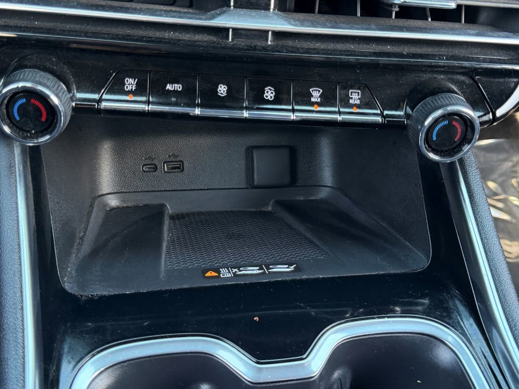 Used 2024 Chevrolet Traverse LT image 26