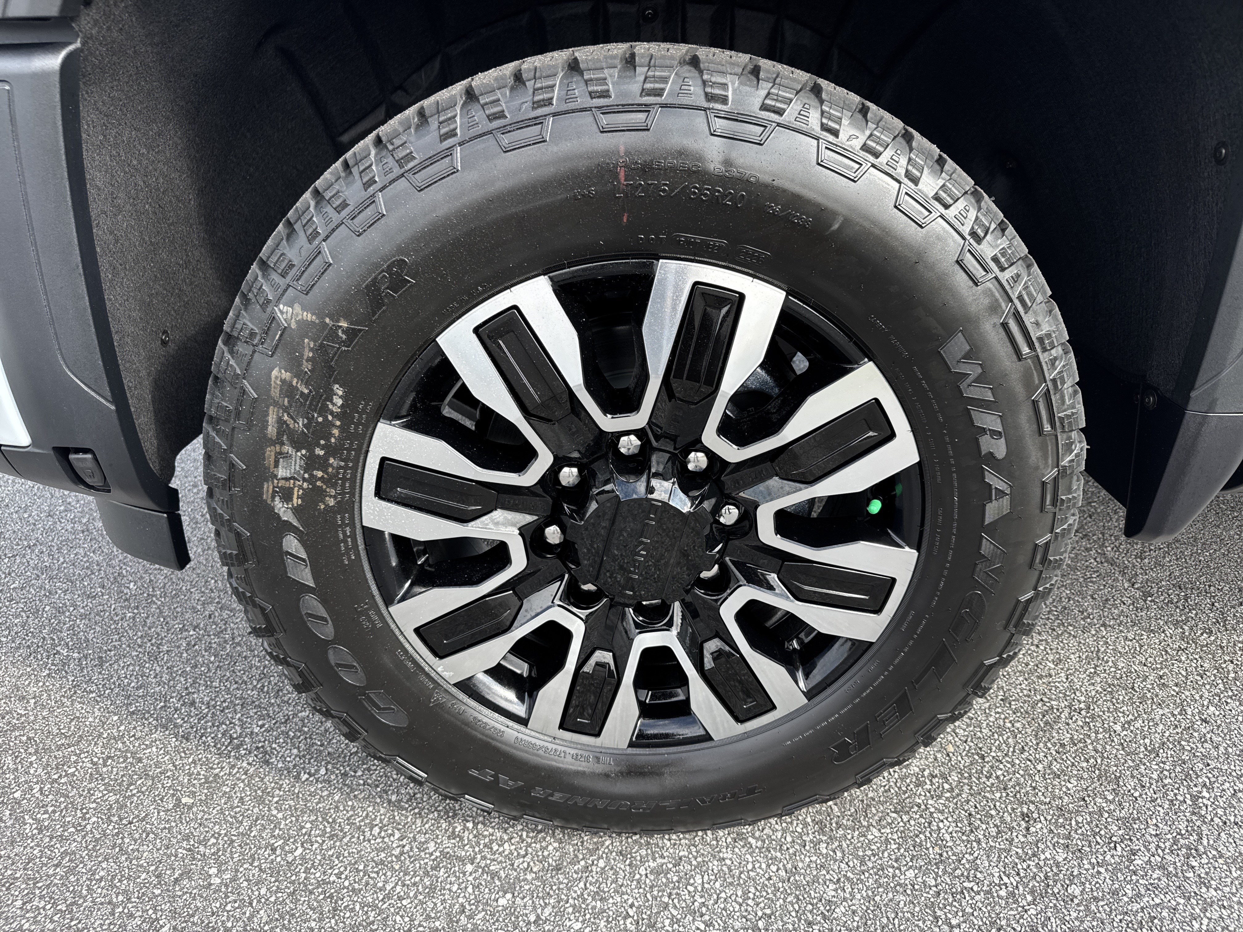 New 2026 GMC Sierra 2500 Denali Ultimate AWD/4WD image 13