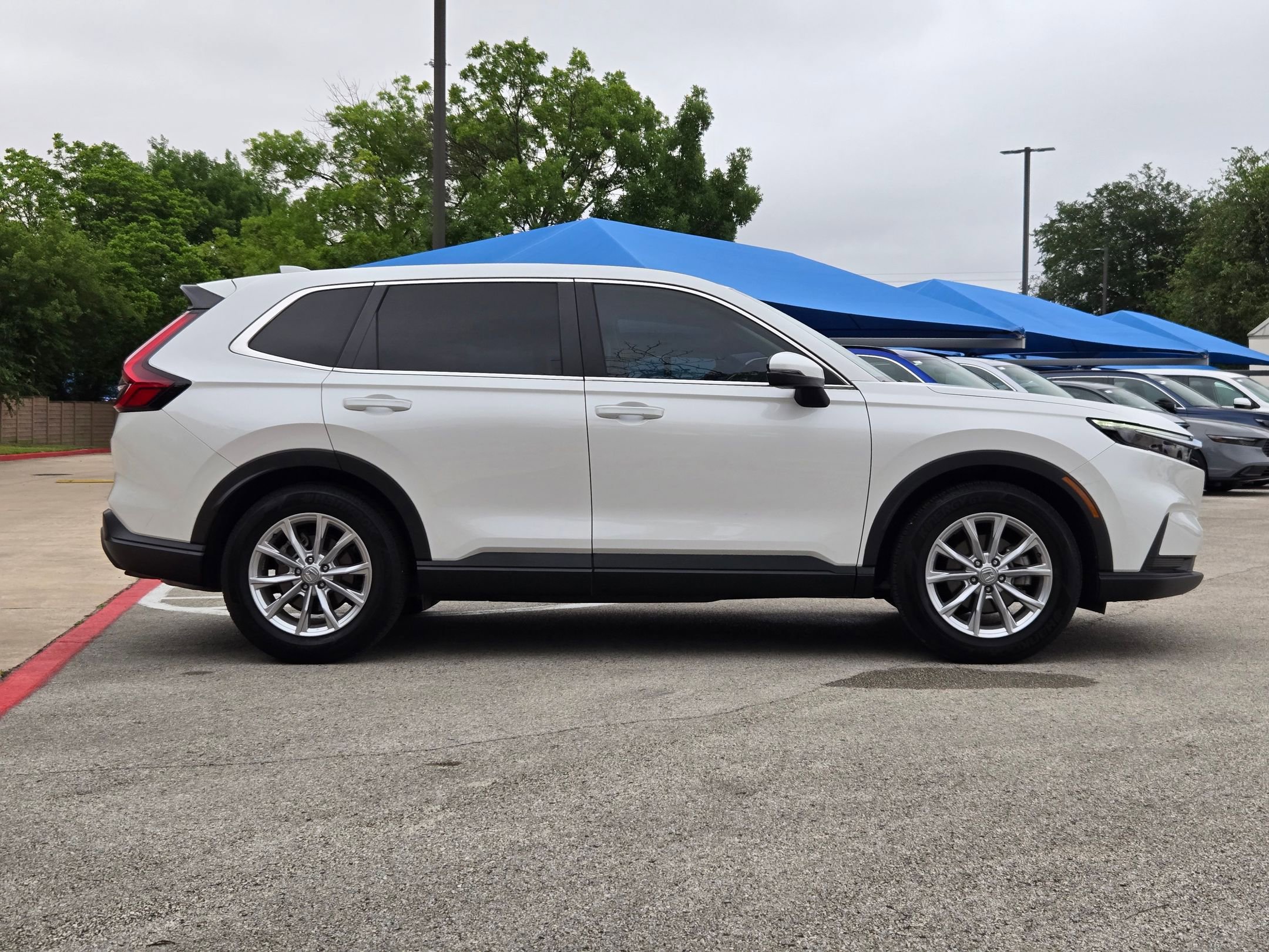 Used 2024 Honda CR-V EX image 2