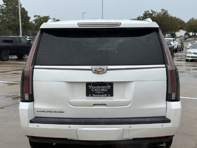 Used 2018 Cadillac Escalade Luxury AWD/4WD image 5