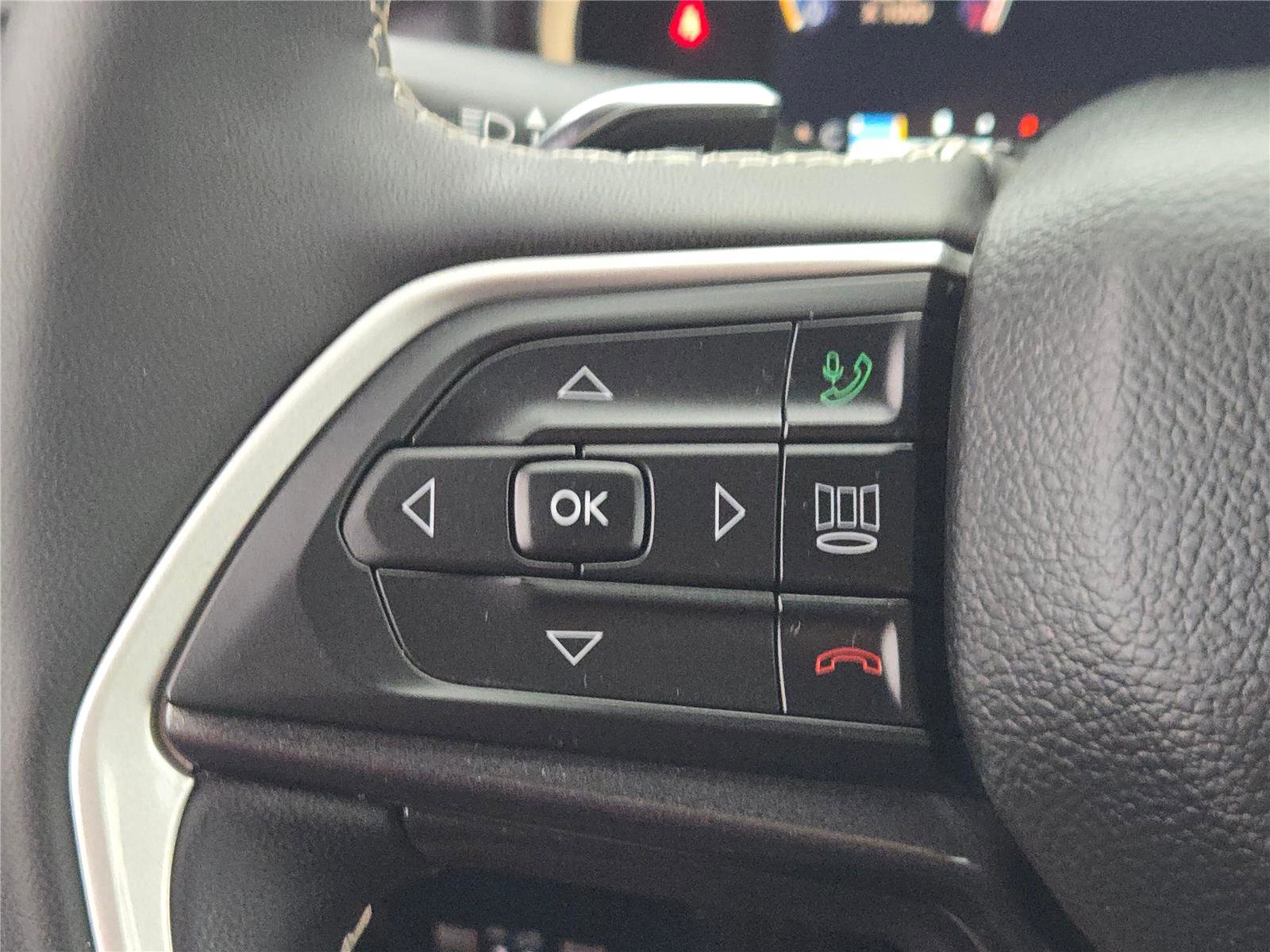 Certified 2023 Jeep Grand Cherokee L Laredo image 37