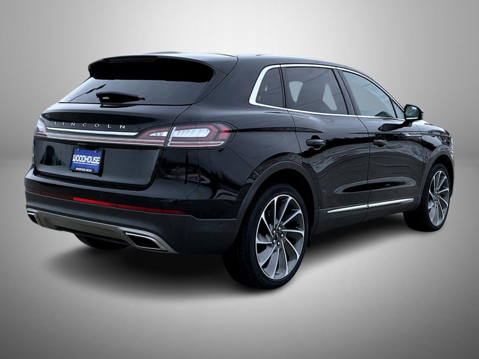 Certified 2023 Lincoln Nautilus Reserve w/ Equipment Group 202A image 5