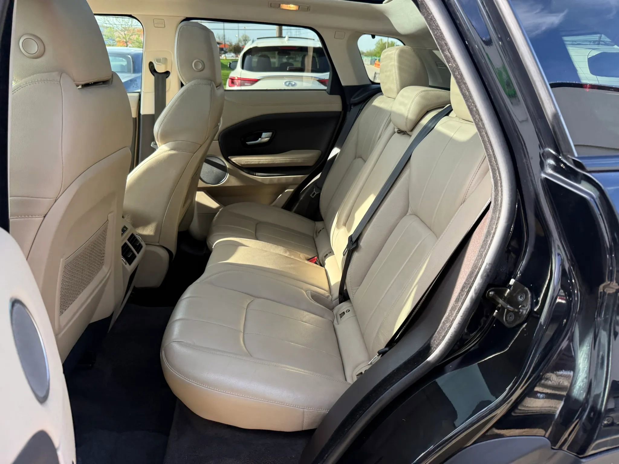 Used 2017 Land Rover Range Rover Evoque SE AWD/4WD image 22