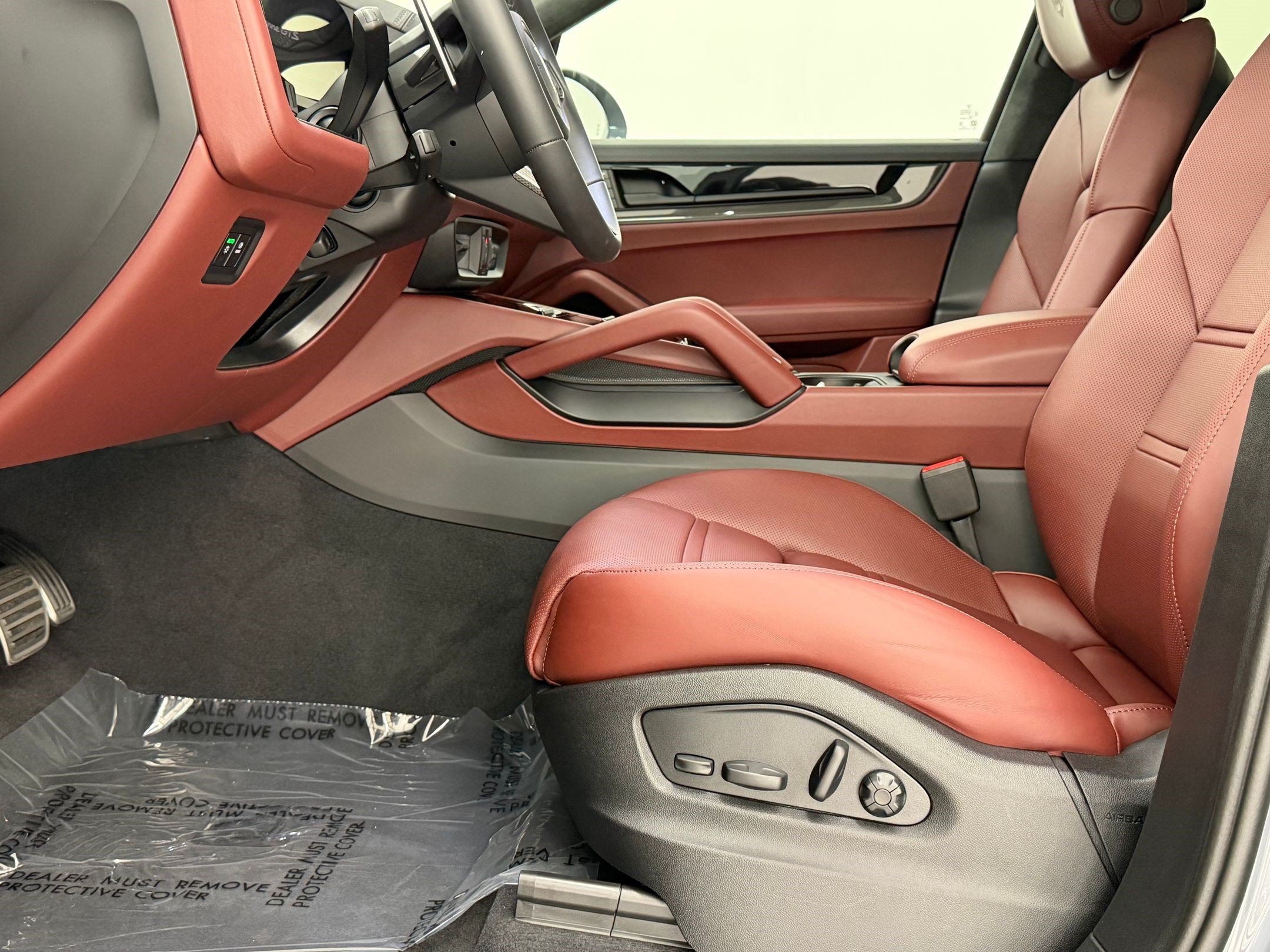 New 2026 Porsche Cayenne GTS AWD/4WD image 5