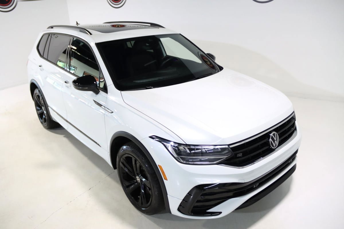 Used 2023 Volkswagen Tiguan SE R-Line AWD/4WD image 20