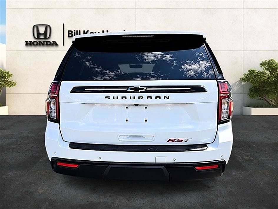 Used 2024 Chevrolet Suburban RST w/ Luxury Package AWD/4WD image 6