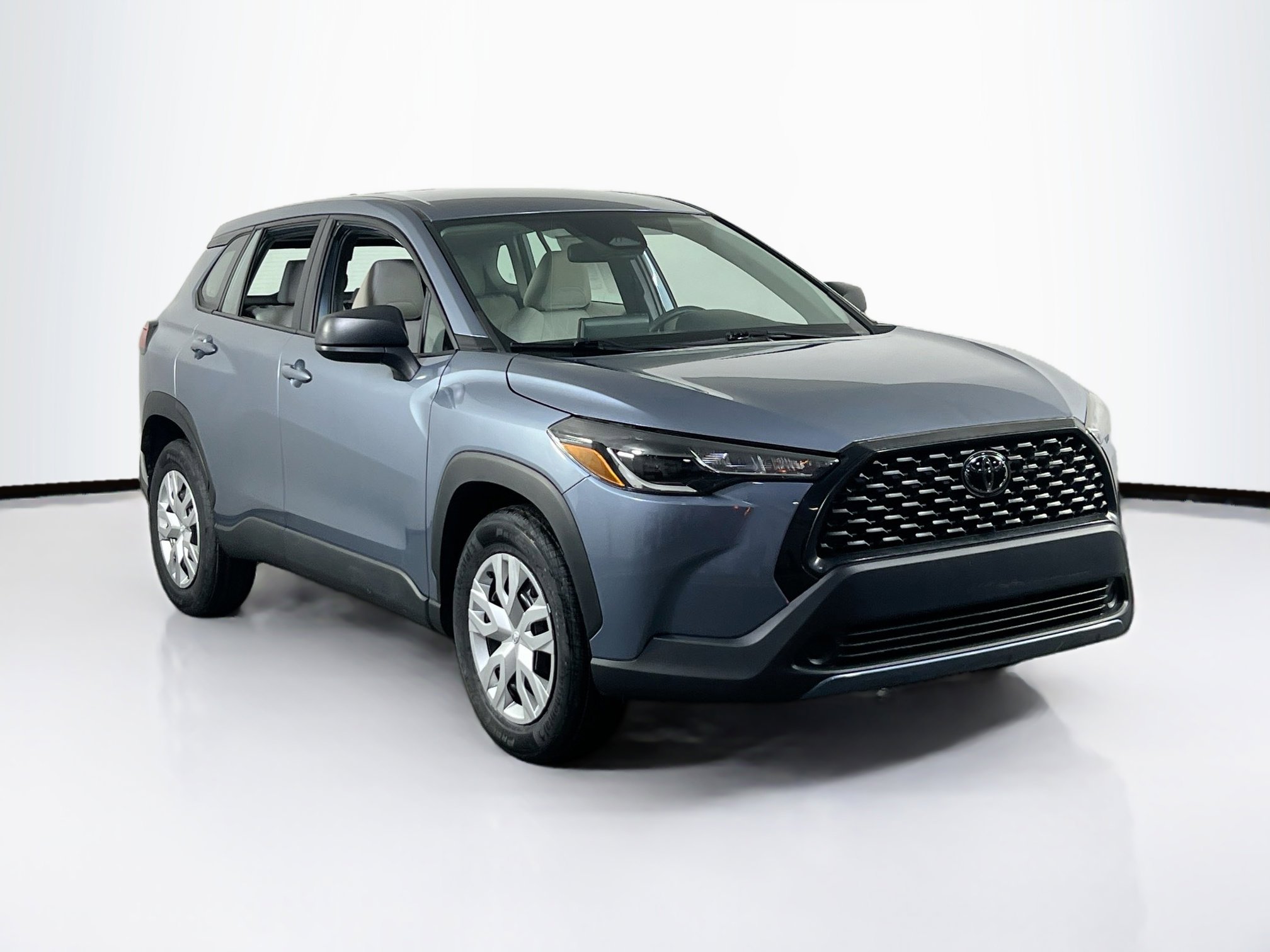 Used 2024 Toyota Corolla Cross L image 3