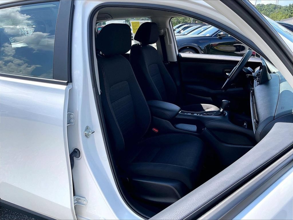 Used 2023 Honda HR-V LX image 11