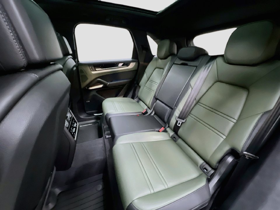 New 2026 Porsche Cayenne AWD/4WD image 24