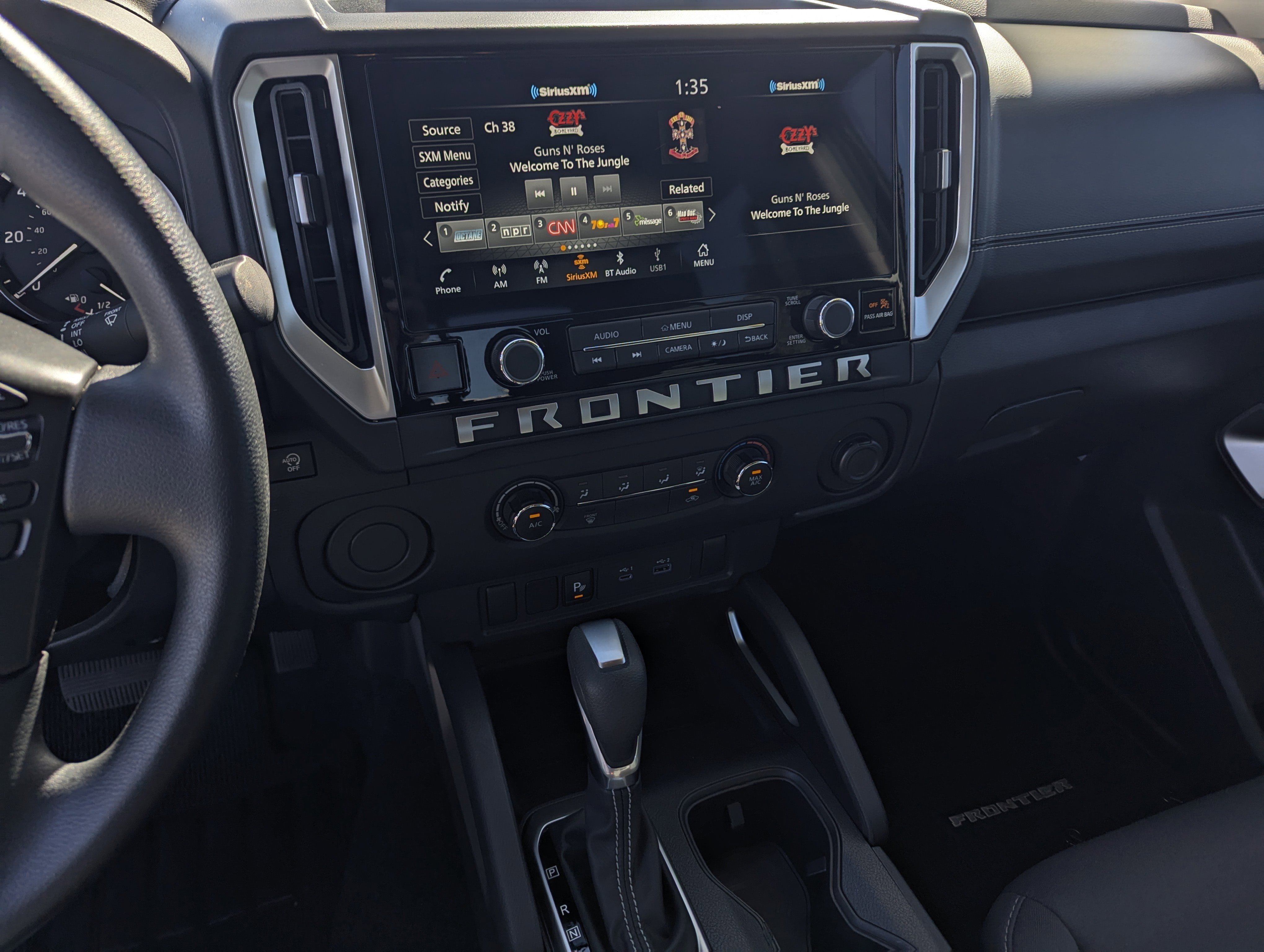 Certified 2025 Nissan Frontier SV w/ Tow Package image 11