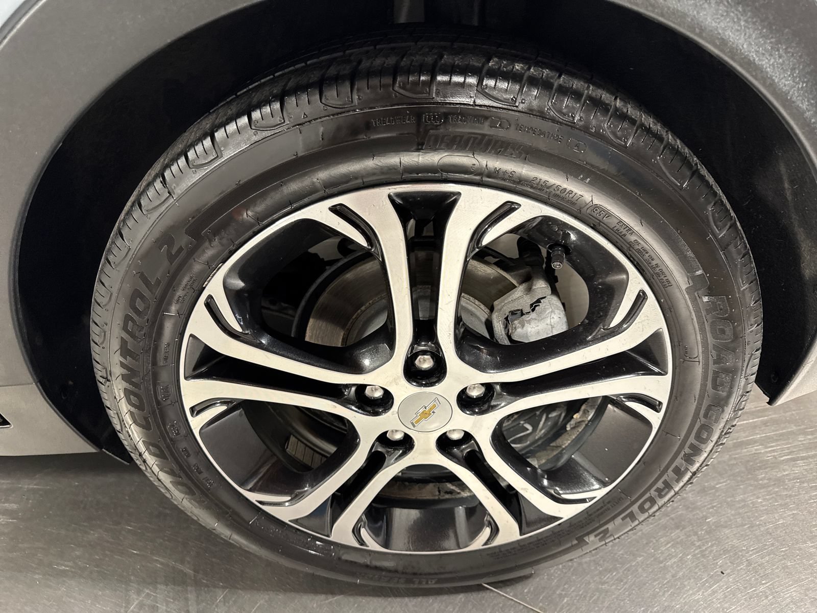 Used 2018 Chevrolet Bolt Premier w/ Driver Confidence II Package FWD image 12