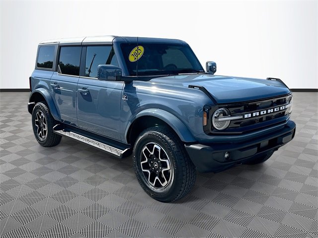 Used 2025 Ford Bronco Outer Banks image 3