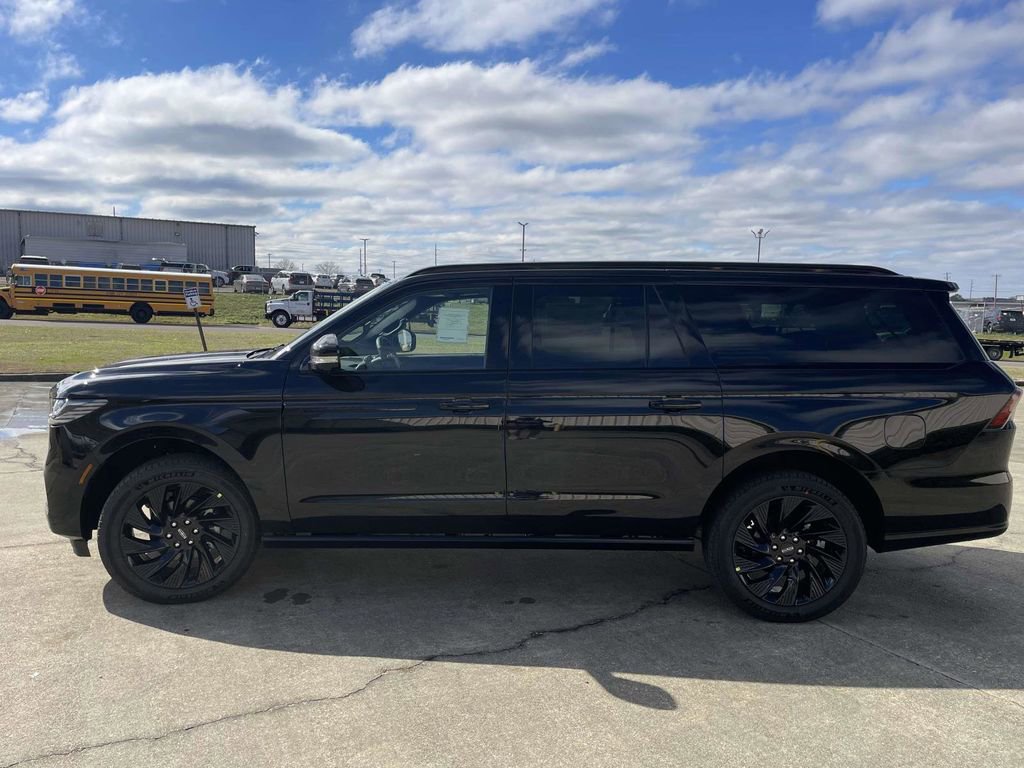 New 2026 Lincoln Navigator L Reserve w/ Jet Appearance Package image 6