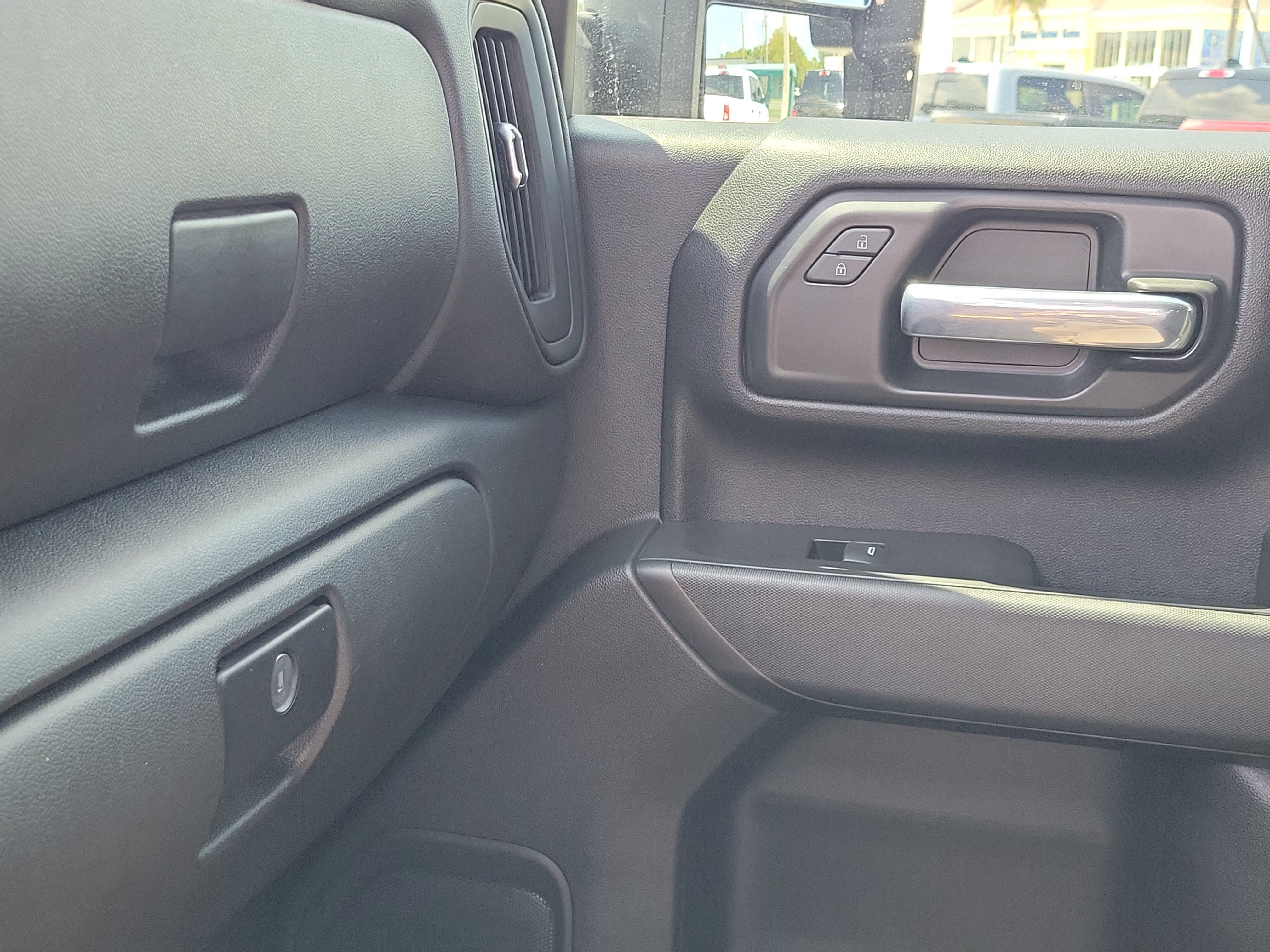 Used 2021 Chevrolet Silverado 2500 Custom w/ Custom Value Package AWD/4WD image 29
