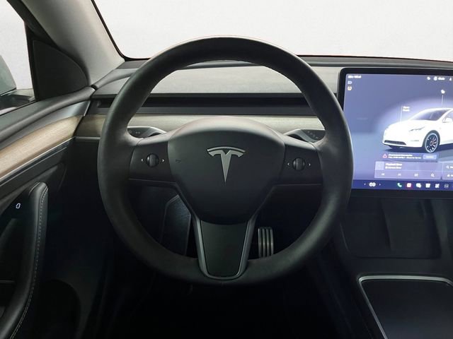 Used 2023 Tesla Model Y Performance image 14