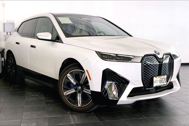 Certified 2024 BMW iX xDrive50 w/ Premium Package AWD/4WD image 2