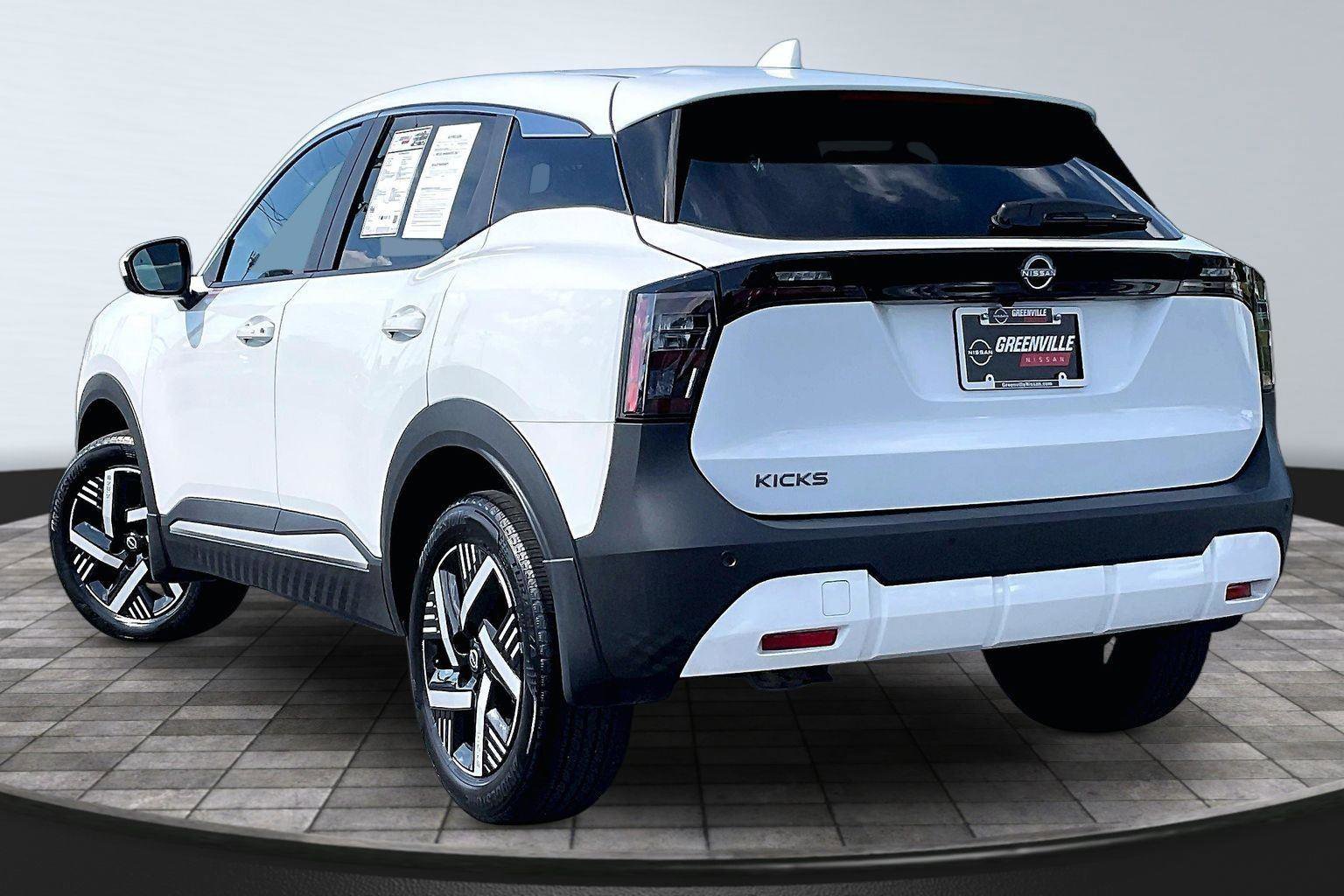 Certified 2025 Nissan Kicks SV FWD image 2