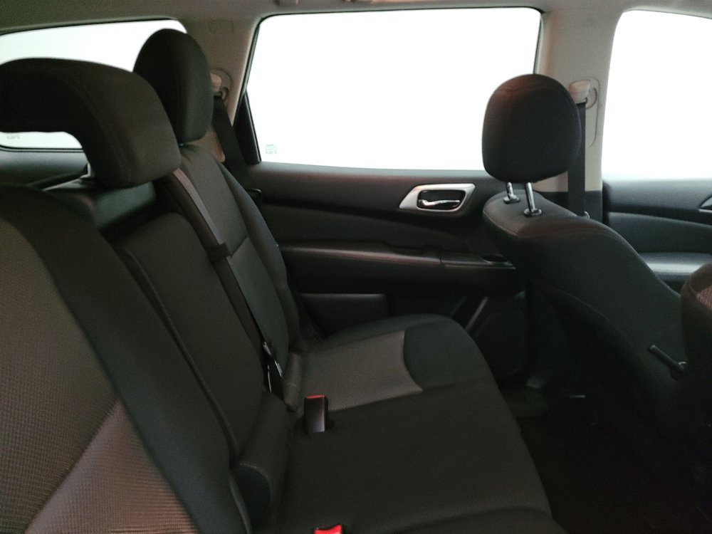 Used 2018 Nissan Pathfinder SV AWD/4WD image 19