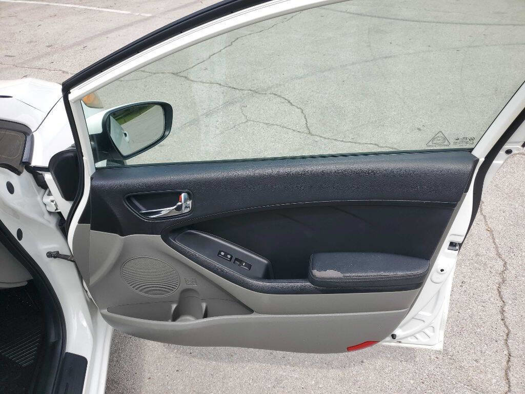 Used 2014 Kia Forte LX image 21